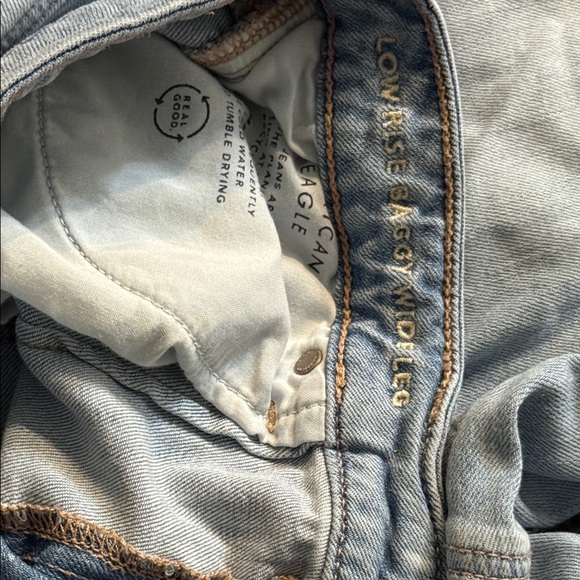 American Eagle Outfitters Light Wash Straight Leg Jeans - Picture 3 of 4